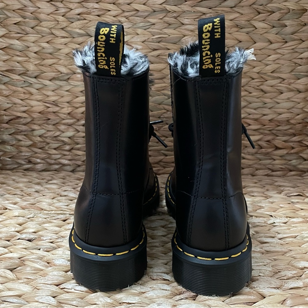 Dr. Martens‎ 1460 Serena Zebra Boots - Picture 4 of 10